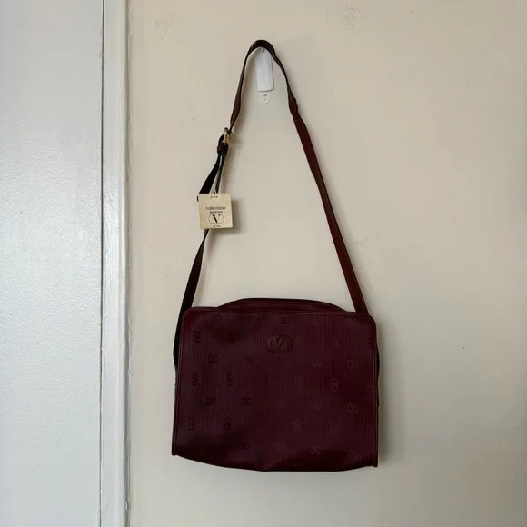 Vintage Valentino Burgundy Bag - Picture 2 of 9